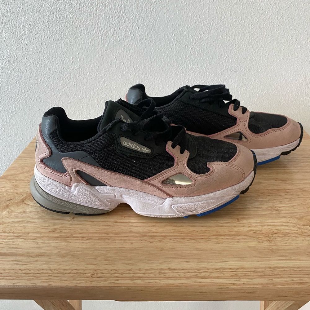 ADIDAS FALCON (Kylie Jenner Edition)